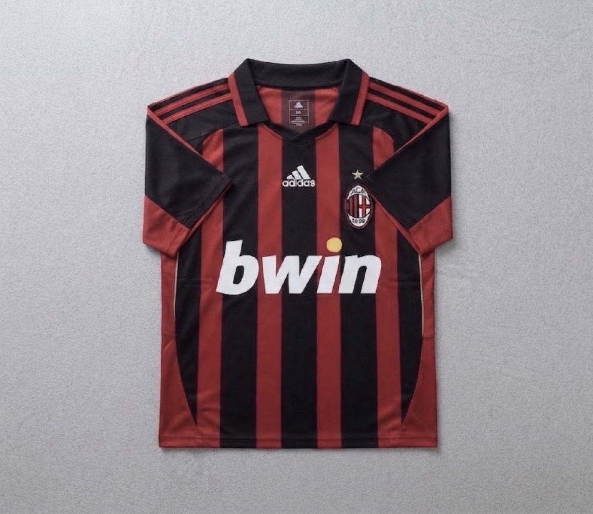 تيشيرت كرة قدم Adidas AC Milan أحمر وأسود